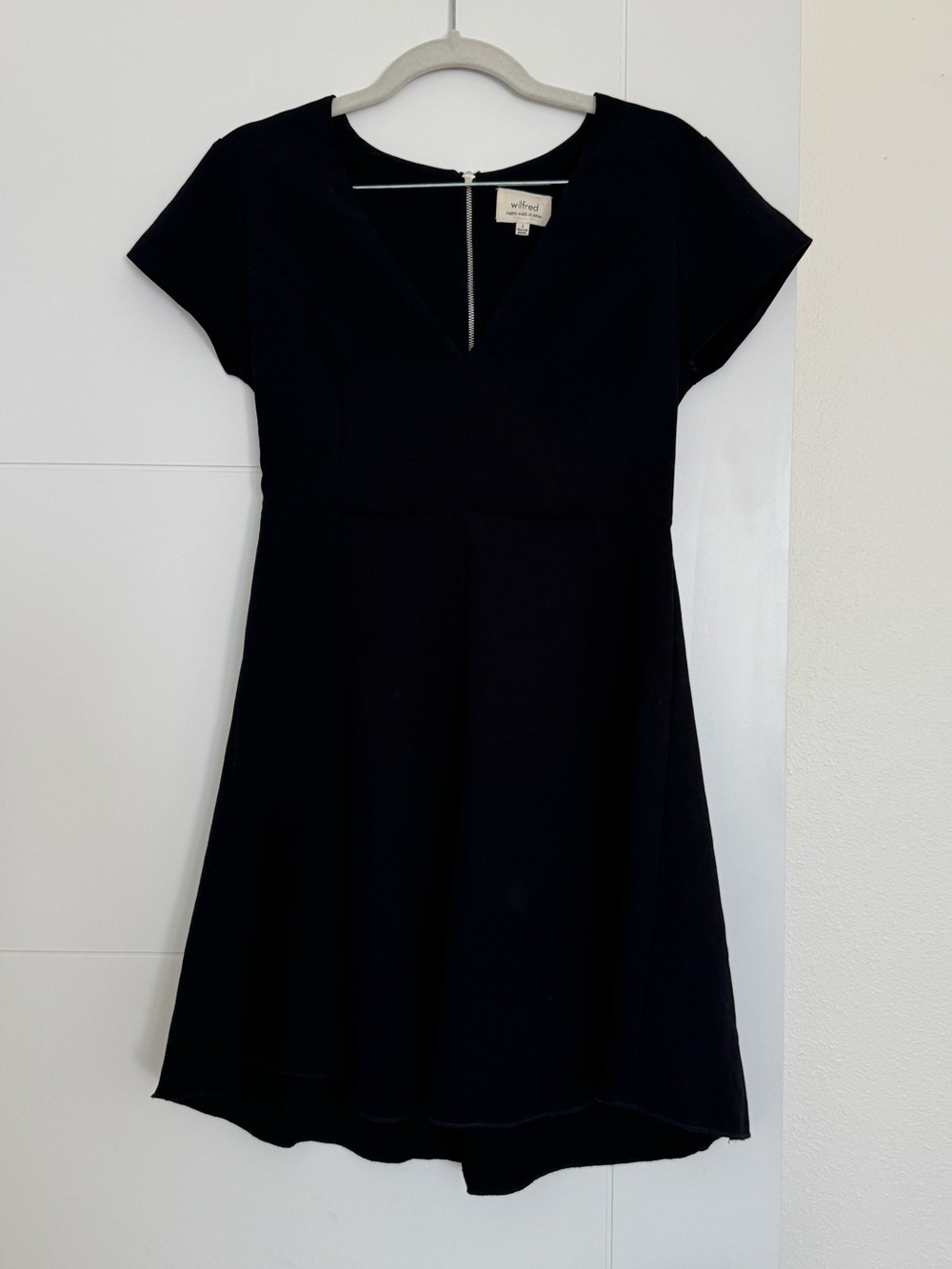 Wilfred Fit and Flare Mini Dress Black Size 2 Fully Lined V Neck Party Evening